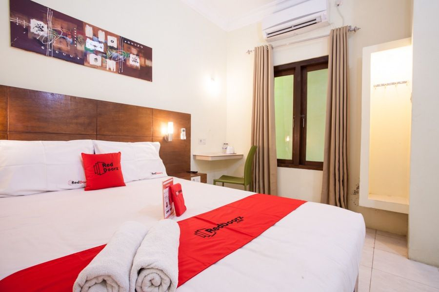 Exterior & Views 2, RedDoorz near Marvel City Mall (tutup sementara), Surabaya