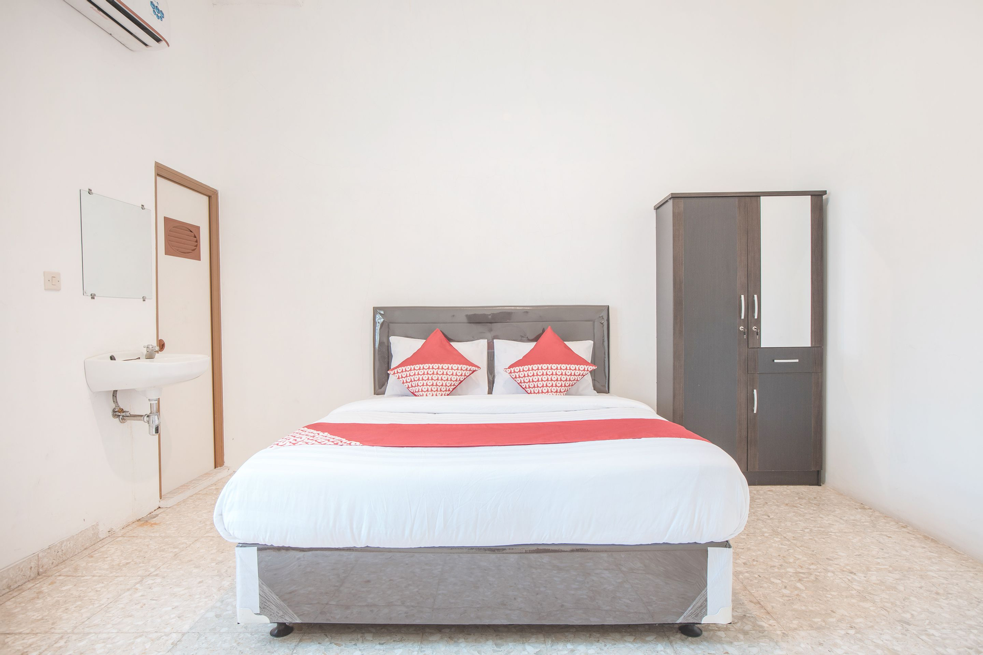 Bedroom 4, Super OYO 332 Residence G17 Kemang, Jakarta Selatan