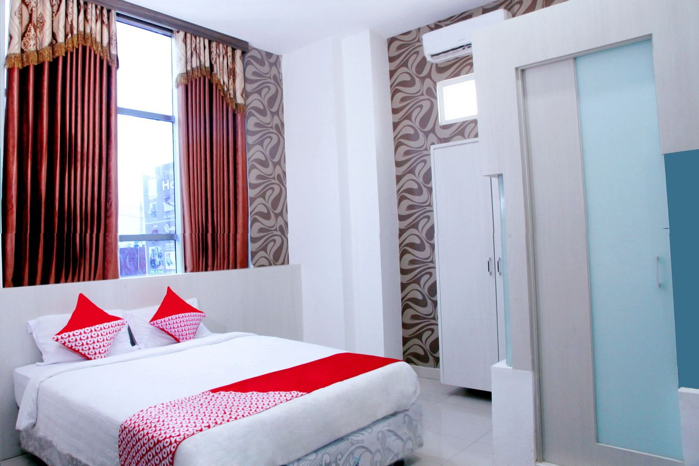 Bedroom 5, OYO 861 R Four Hotel, Palu