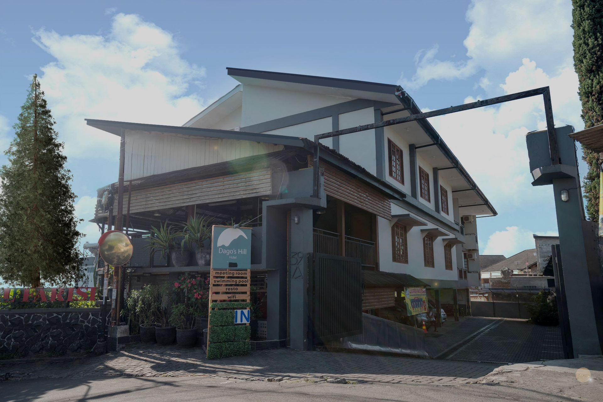 Exterior & Views 1, Dago's Hill Hotel, Bandung