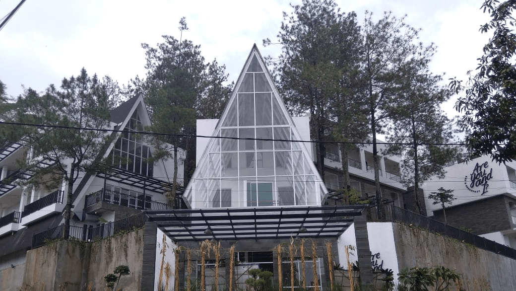 Exterior & Views