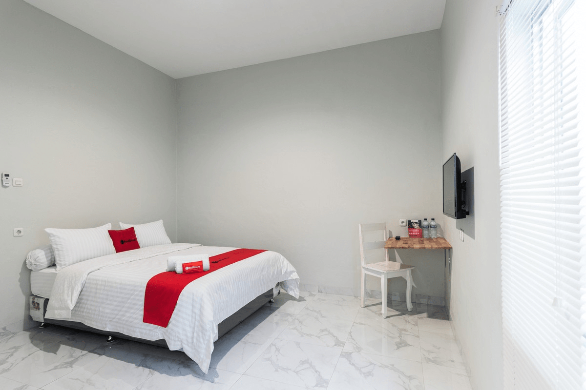 RedDoorz Plus near RS USU Medan 2, Medan