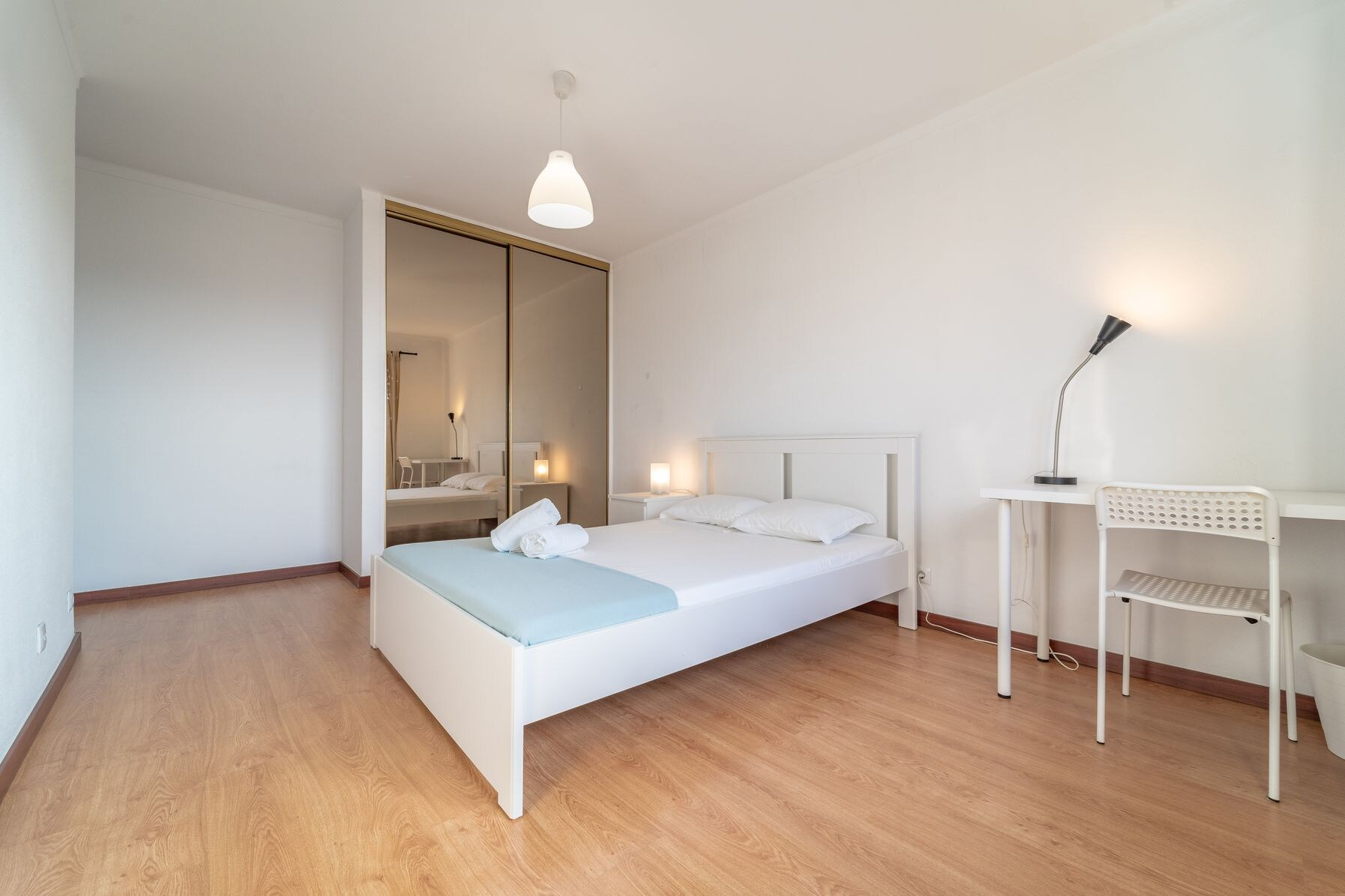 Bedroom 4, House and People - Feliciano Ramos, Braga