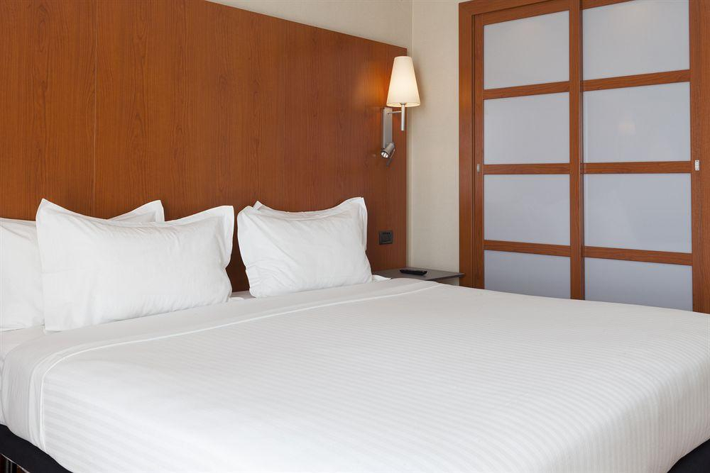 Bedroom 3, B&B Hotel Zaragoza Los Enlaces Estación, Zaragoza