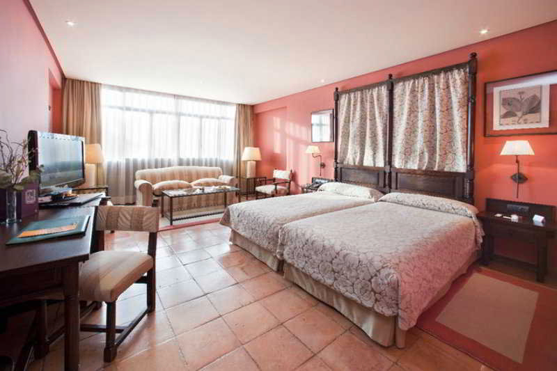Bedroom 2, Parador de Sos del Rey Catolico, Zaragoza