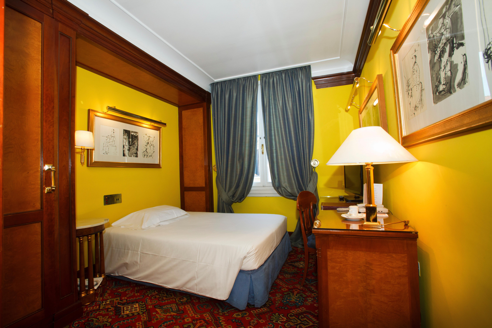 Room with Single Bed