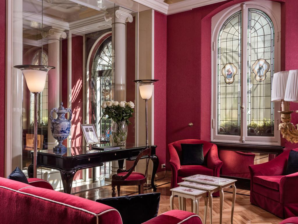 Public Area 1, Regency, Florence