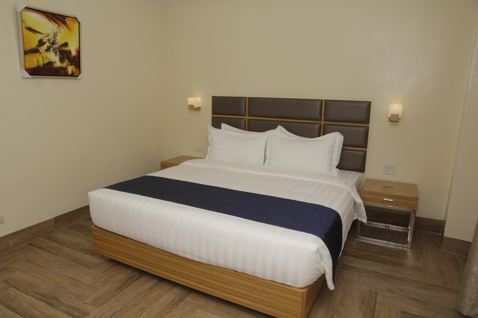 Queen Deluxe Room