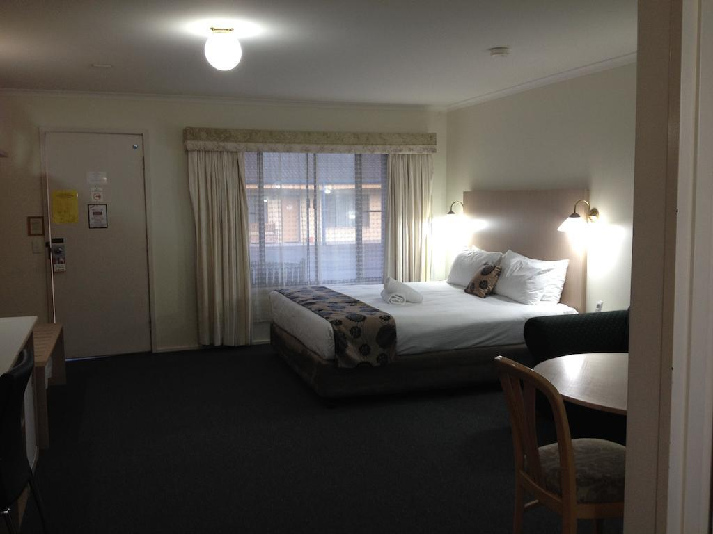 Bedroom 2, Comfort Inn Big Windmill, Coffs Harbour - Pt A