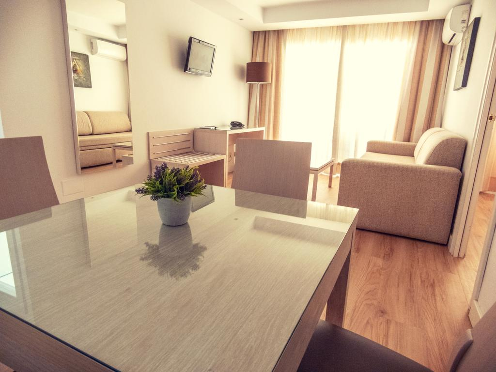 Room 4