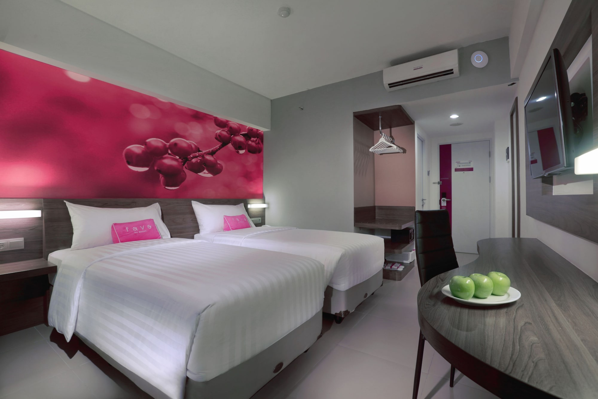 Bedroom 1, Yusra Inn Hotel Bekasi, Bekasi
