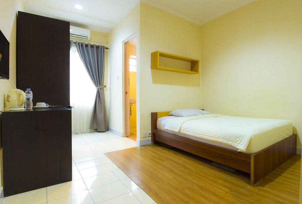 Bedroom 1, Hotel Lotus Bandung, Bandung
