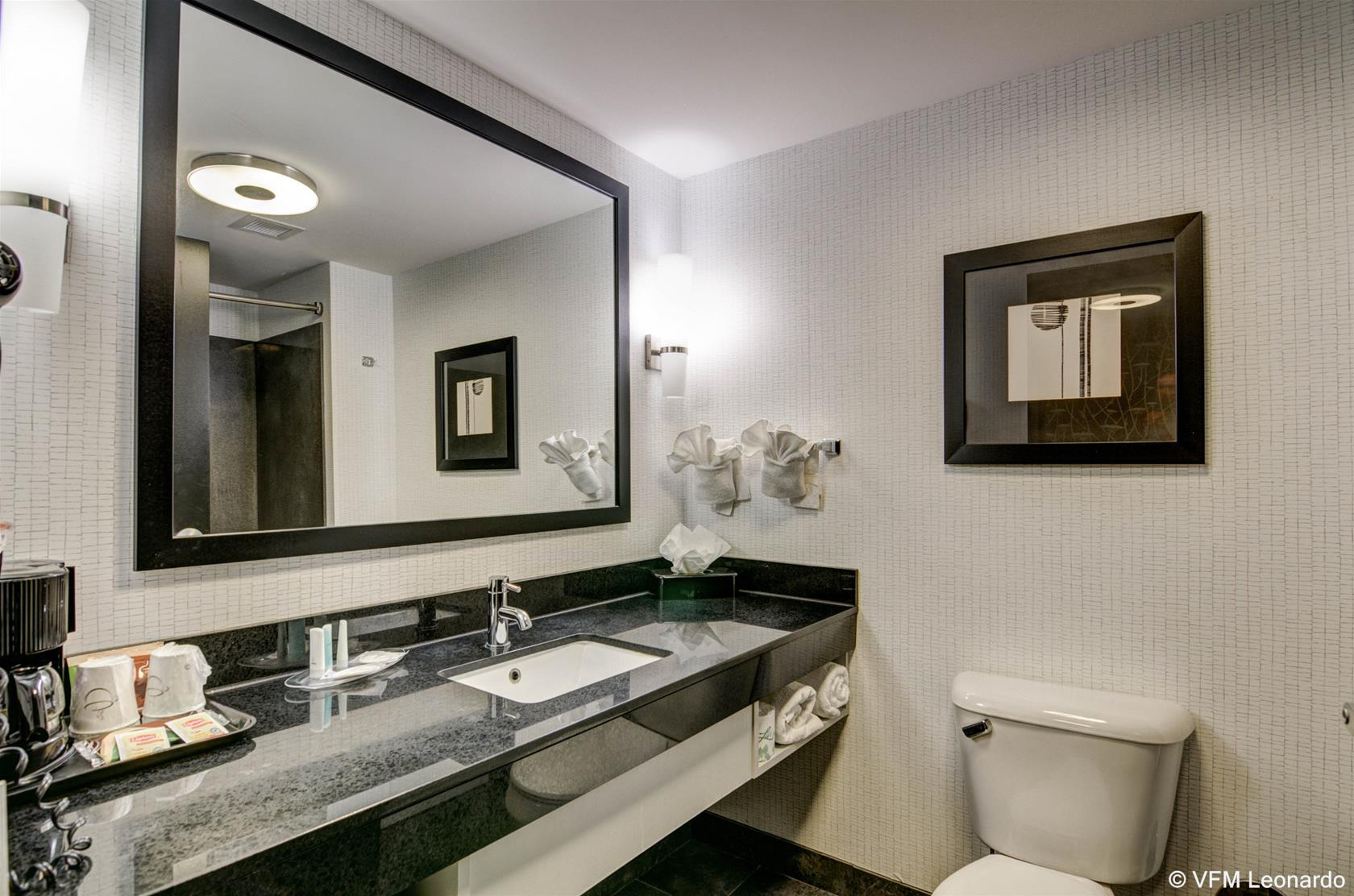 Bedroom 1, Comfort Suites Bypass, York