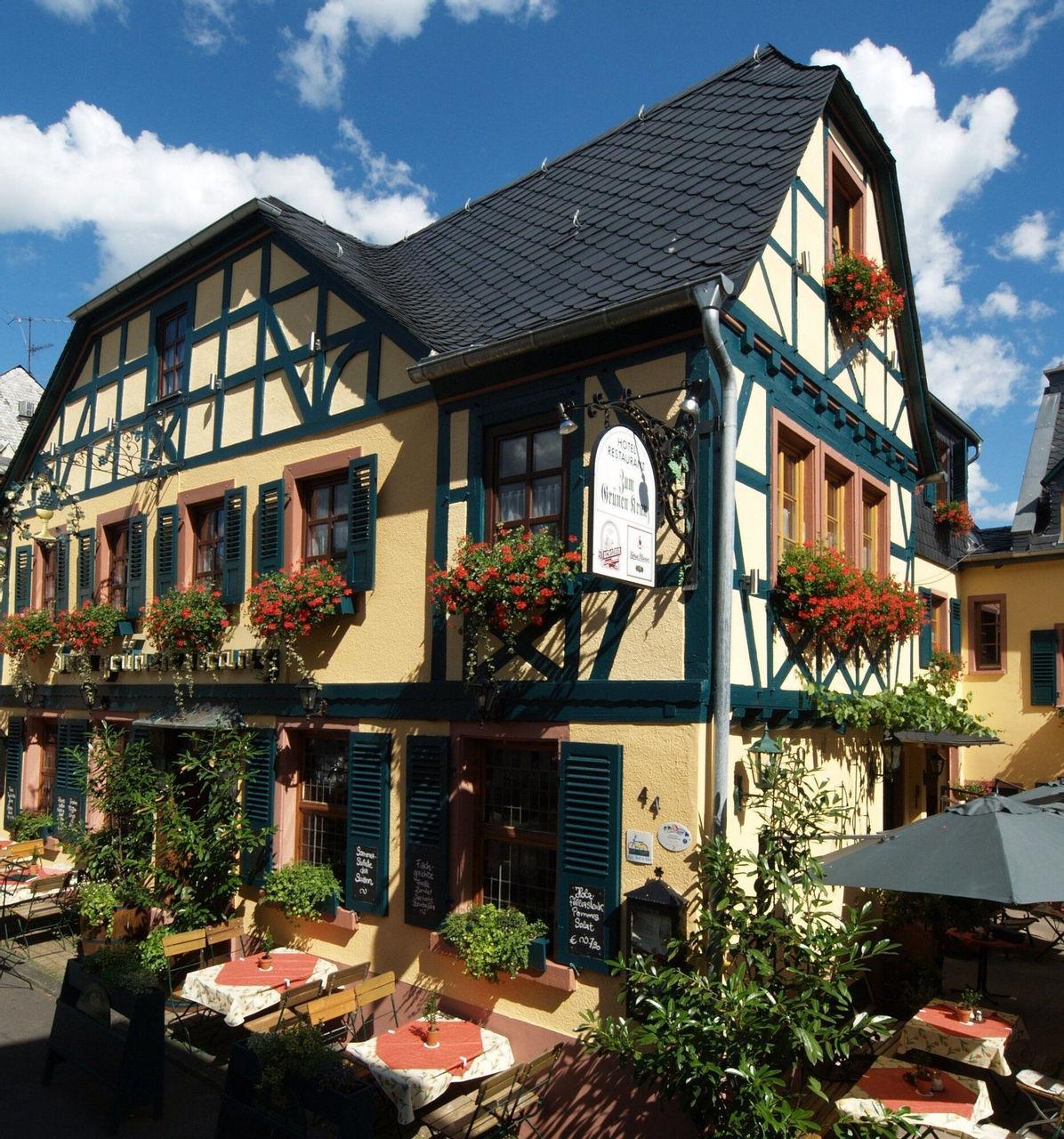 Exterior & Views 1, Historisches Hotel Weinrestaurant Zum Grünen Kranz, Rheingau-Taunus-Kreis