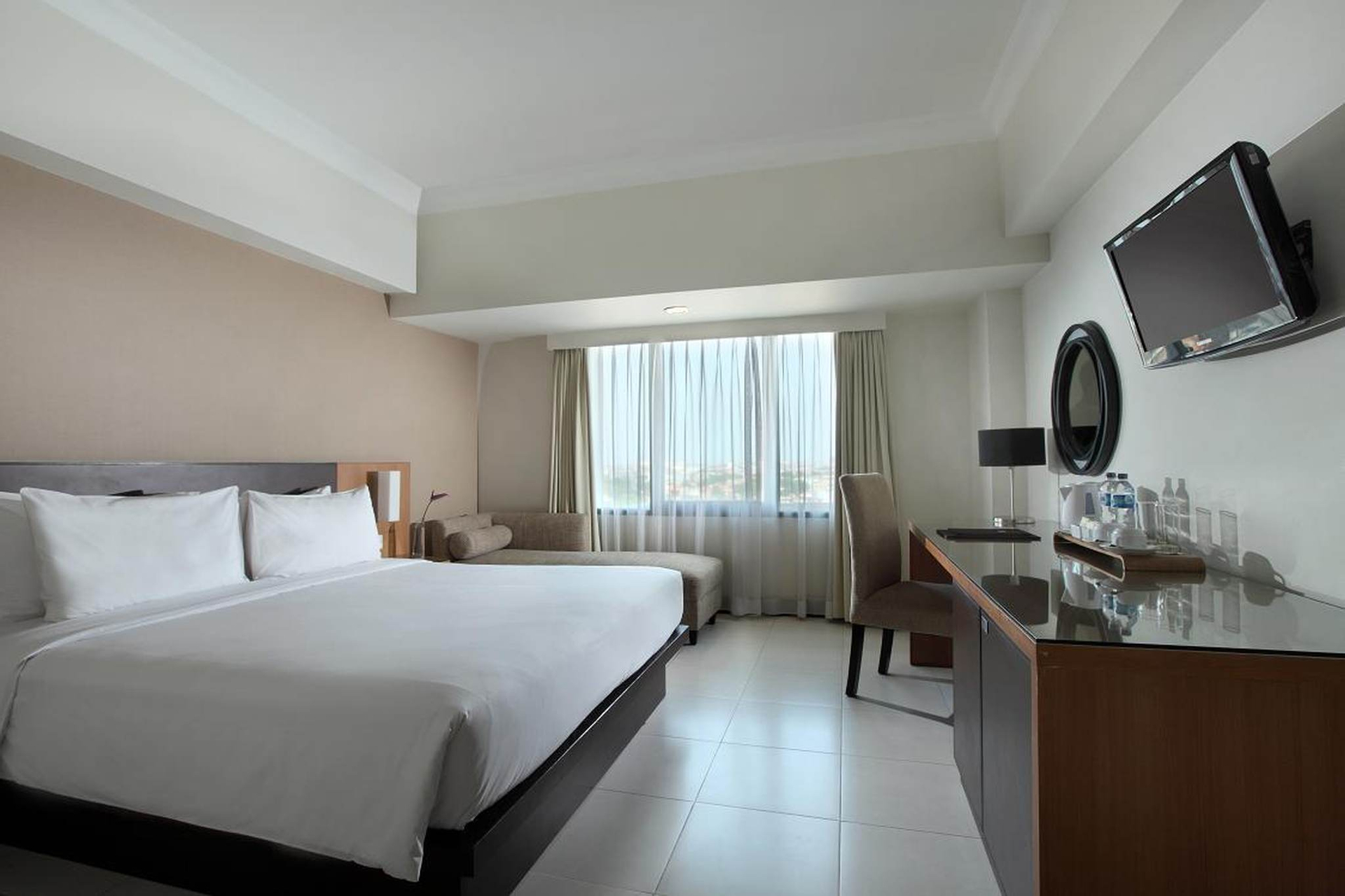 Bedroom 3, Hotel Santika Pandegiling Surabaya, Surabaya
