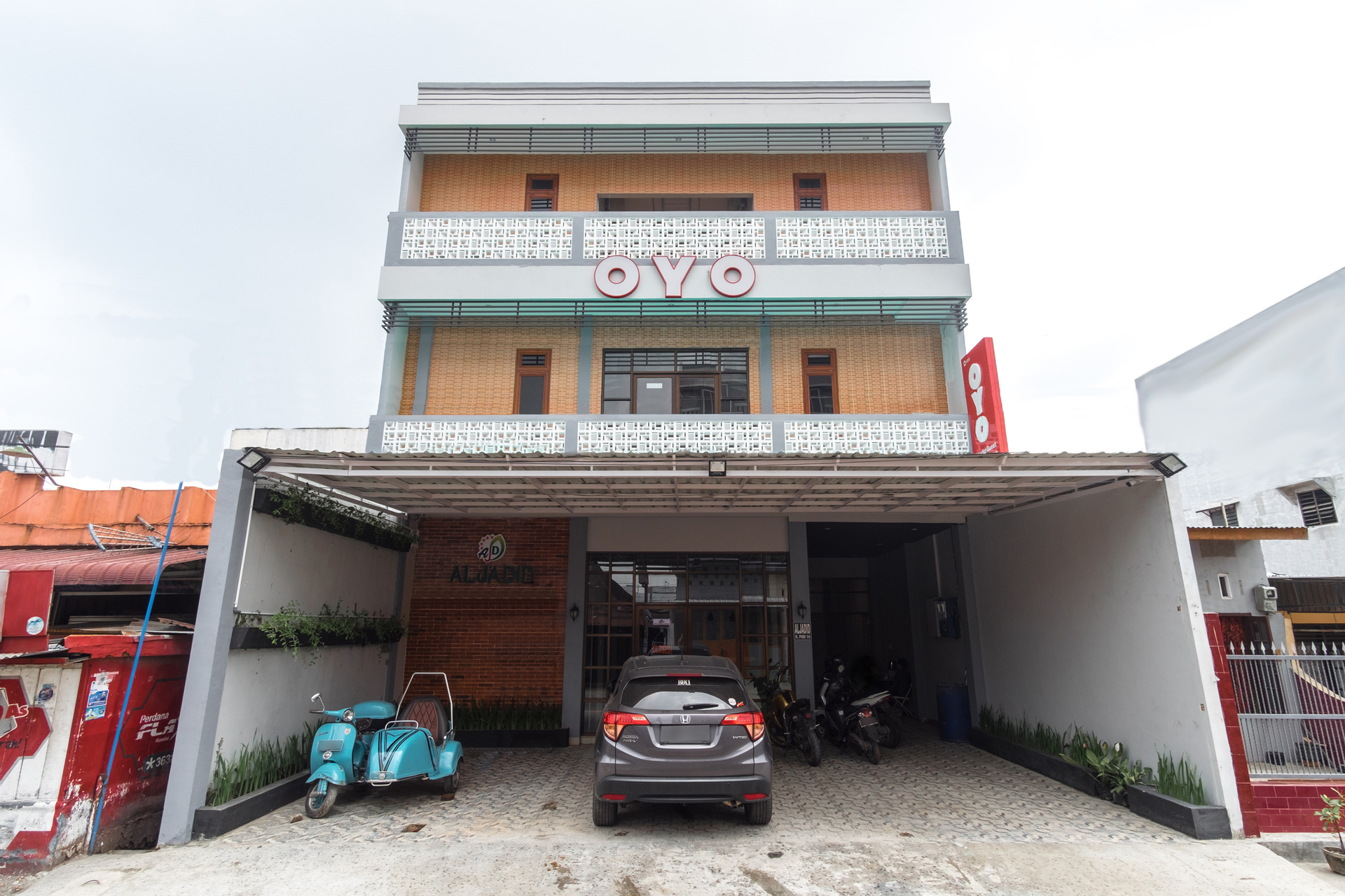 Exterior & Views 1, OYO 456 Aljadid Guest House Syariah, Medan