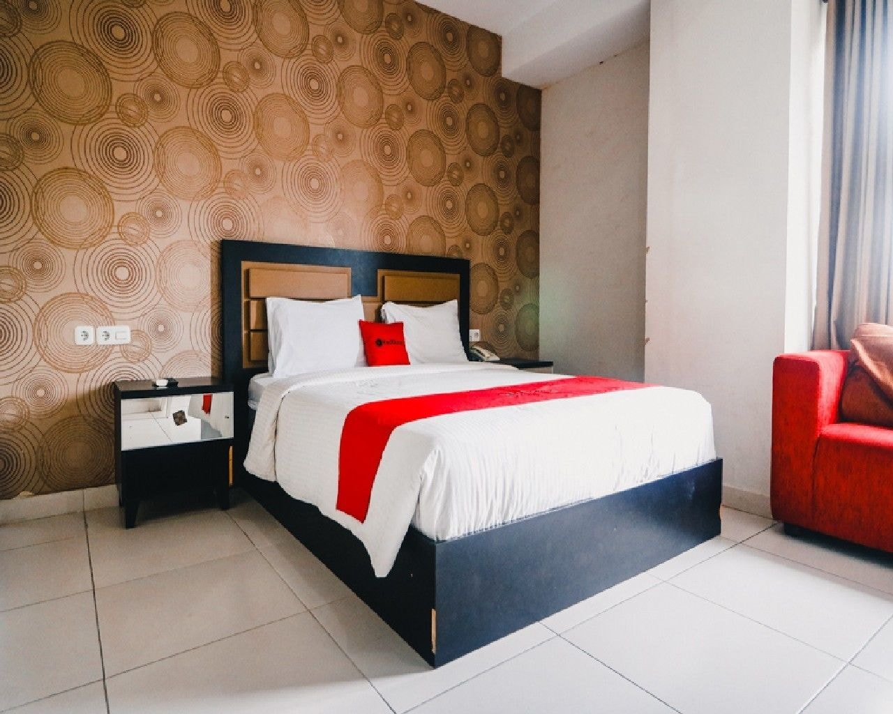 Bedroom, RedDoorz Plus near Cambridge City Square, Medan