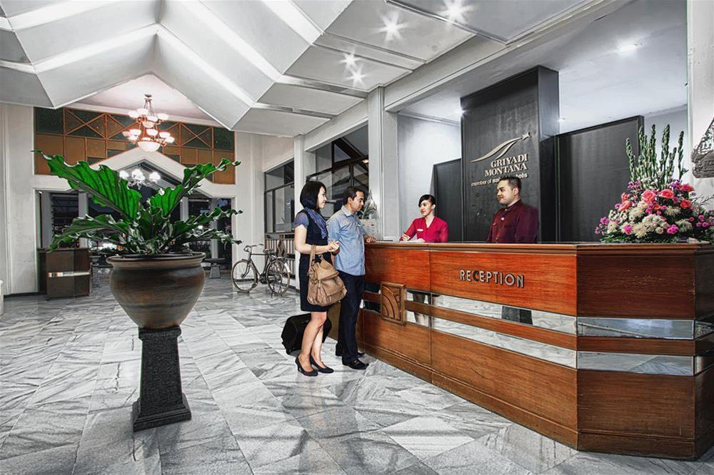 Public Area 3, Hotel Montana Dua Malang, Malang