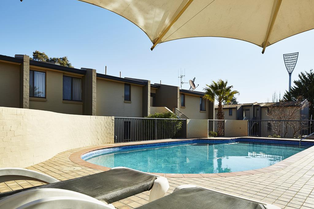 Sport & Beauty 1, Manuka Park Apartments, Kingston