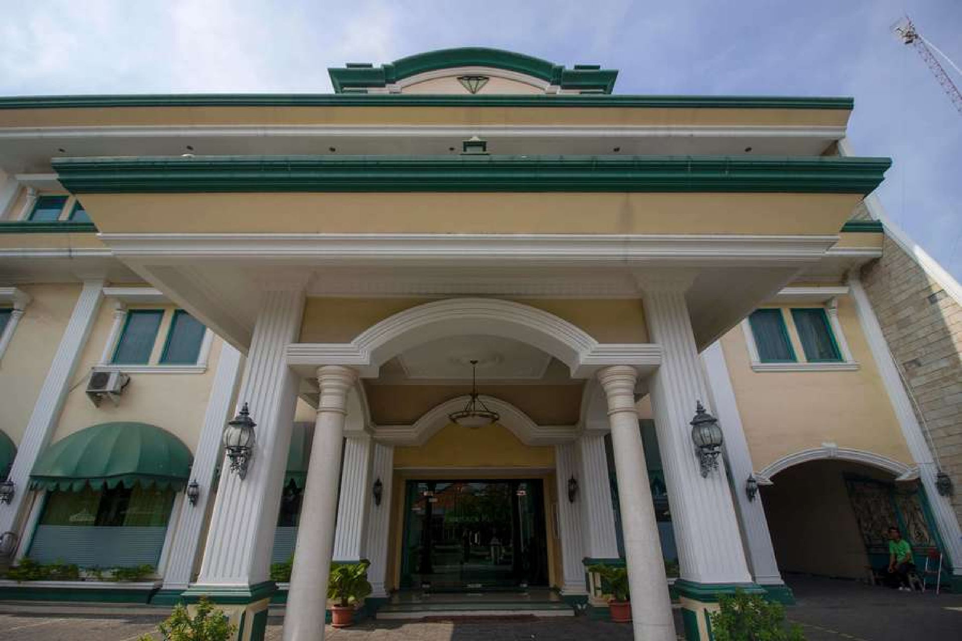 RedDoorz Plus near Alun Alun Kejaksan Cirebon, Cirebon