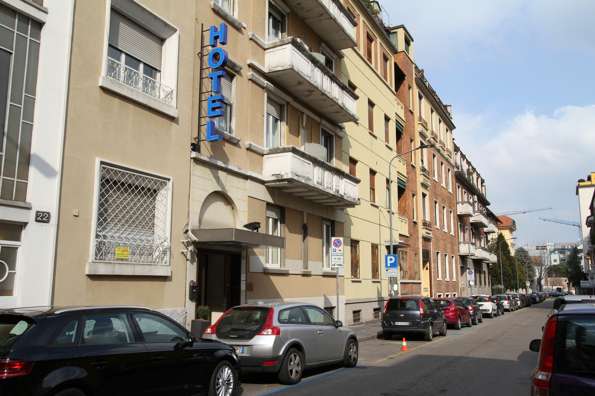 Public Area, Corallo, Milano