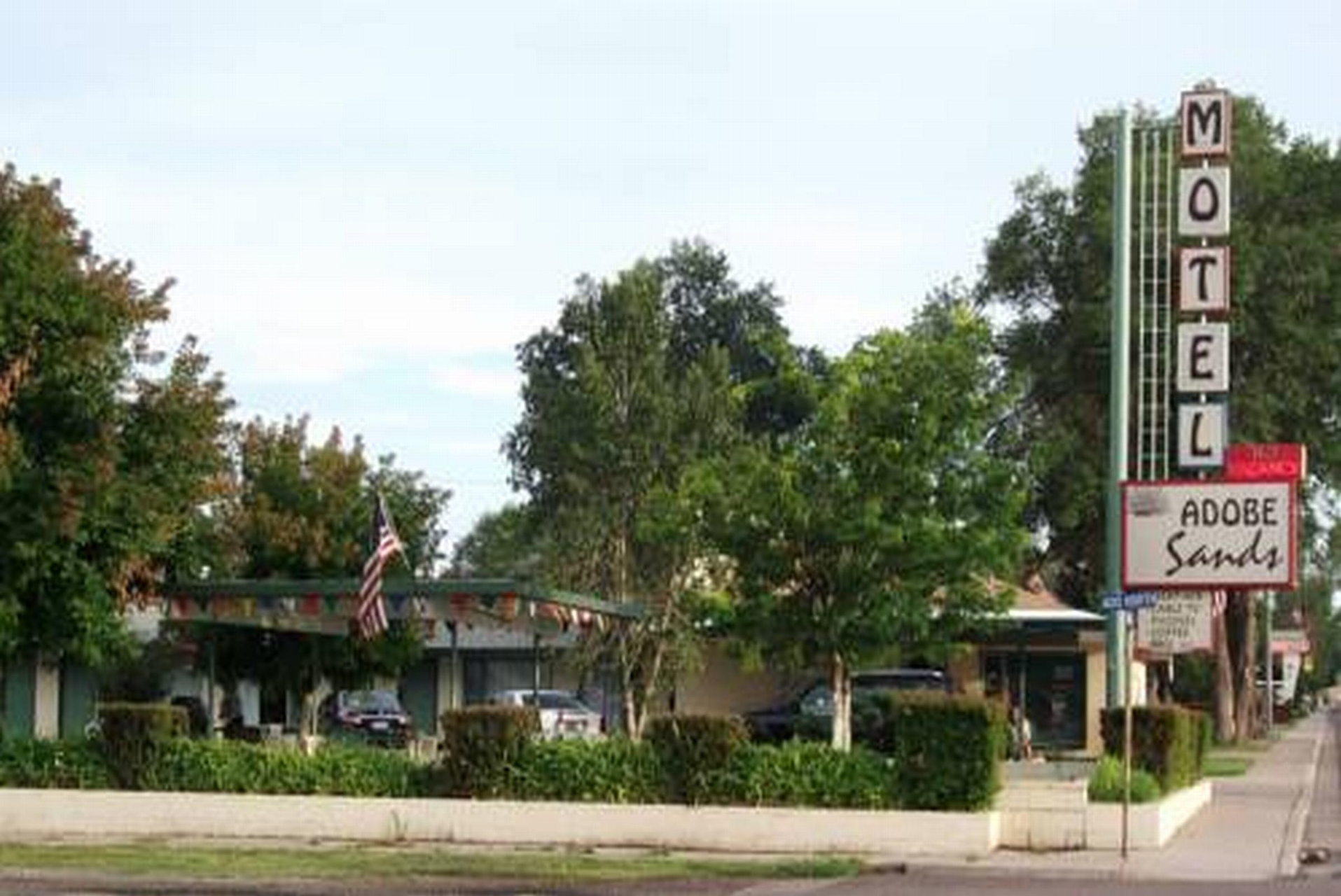 Exterior & Views 1, Adobe Sands Motel, Garfield