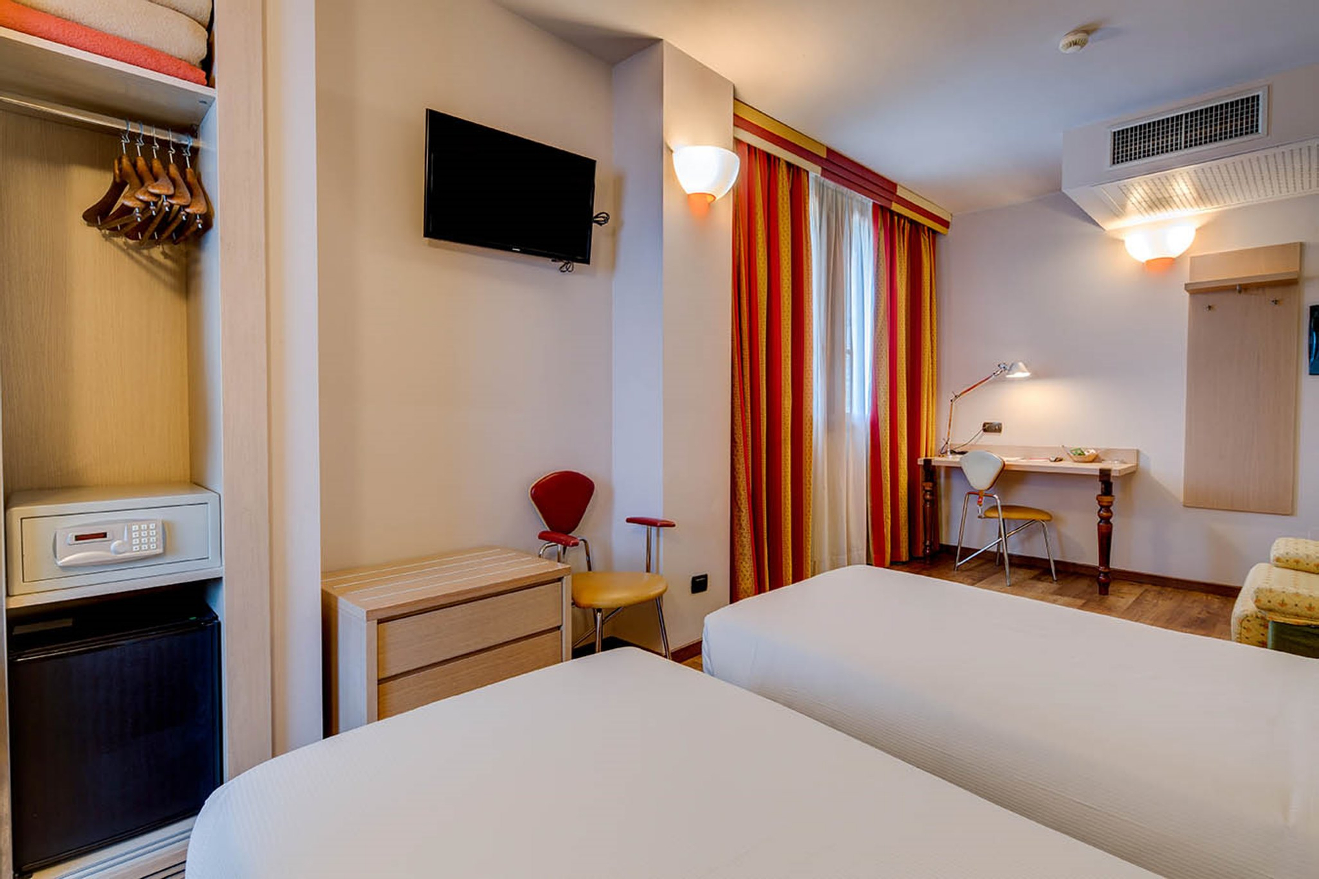 Bedroom 3, Art & Hotel Aeroporto, Bergamo