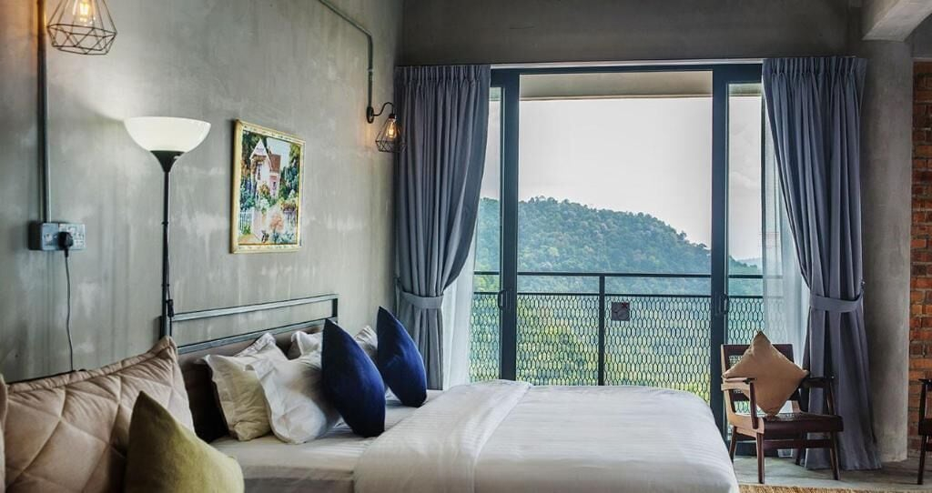 Room with King Bed - Mountain View
