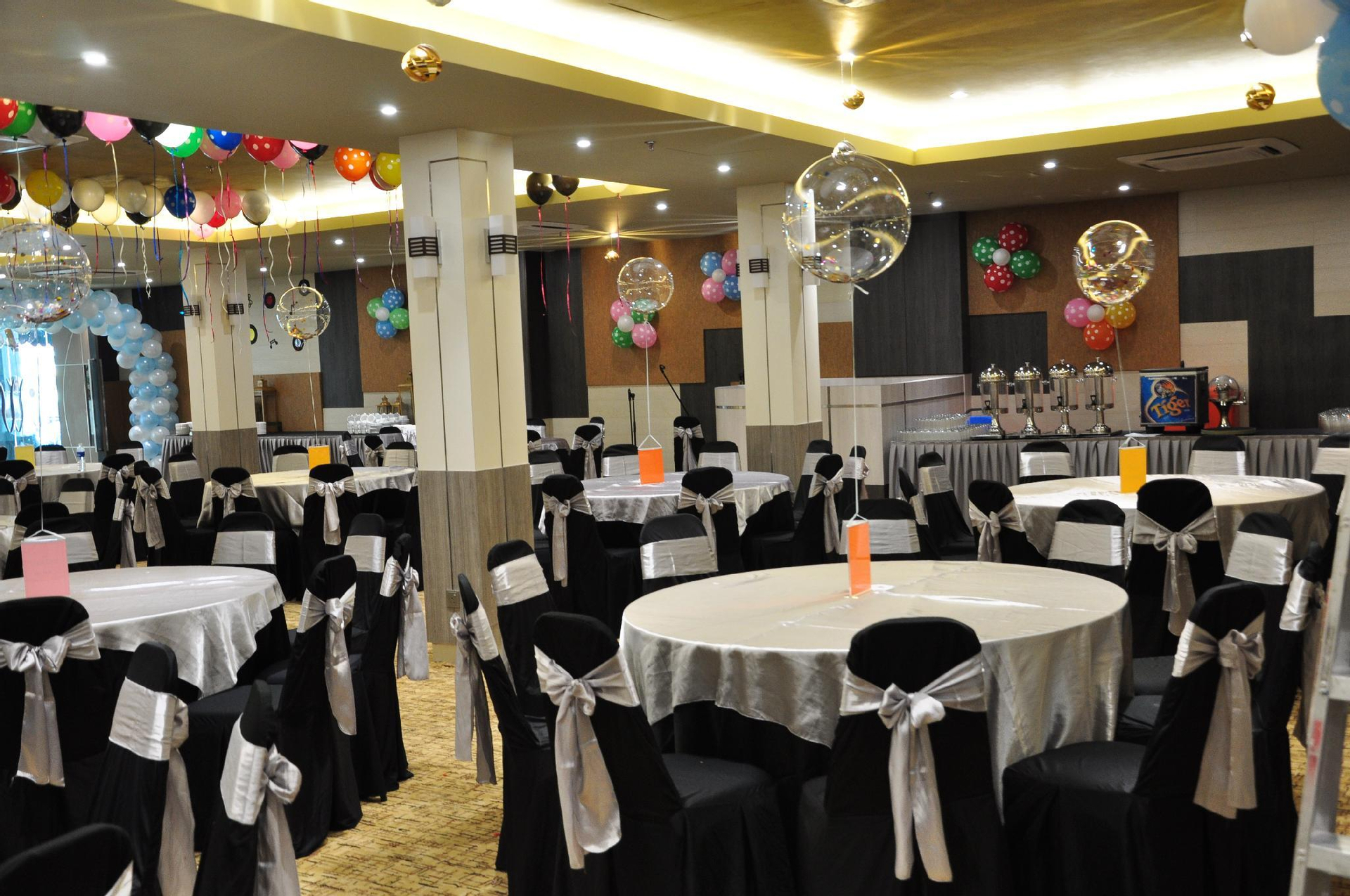 Food & Drinks, Valya Hotel, Kinta