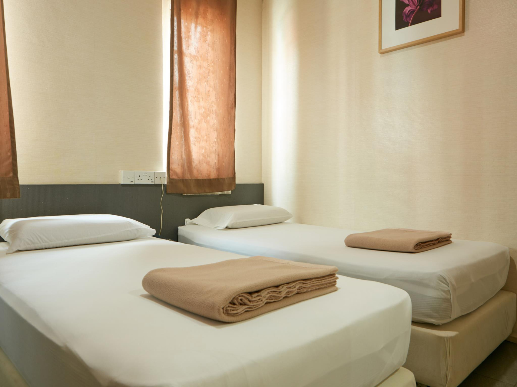 Bedroom 2, Amrise Hotel, Singapura