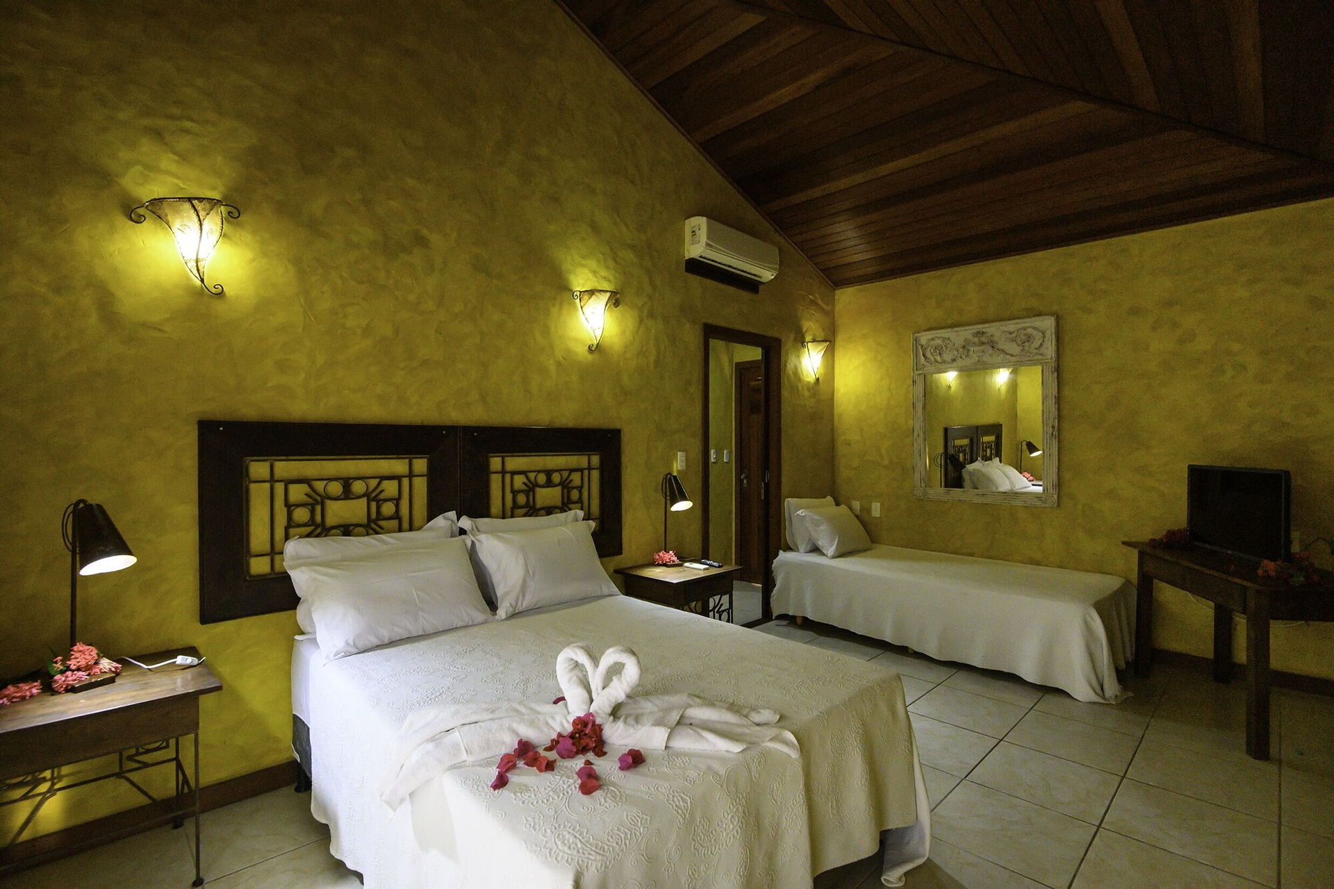Kamar Triple