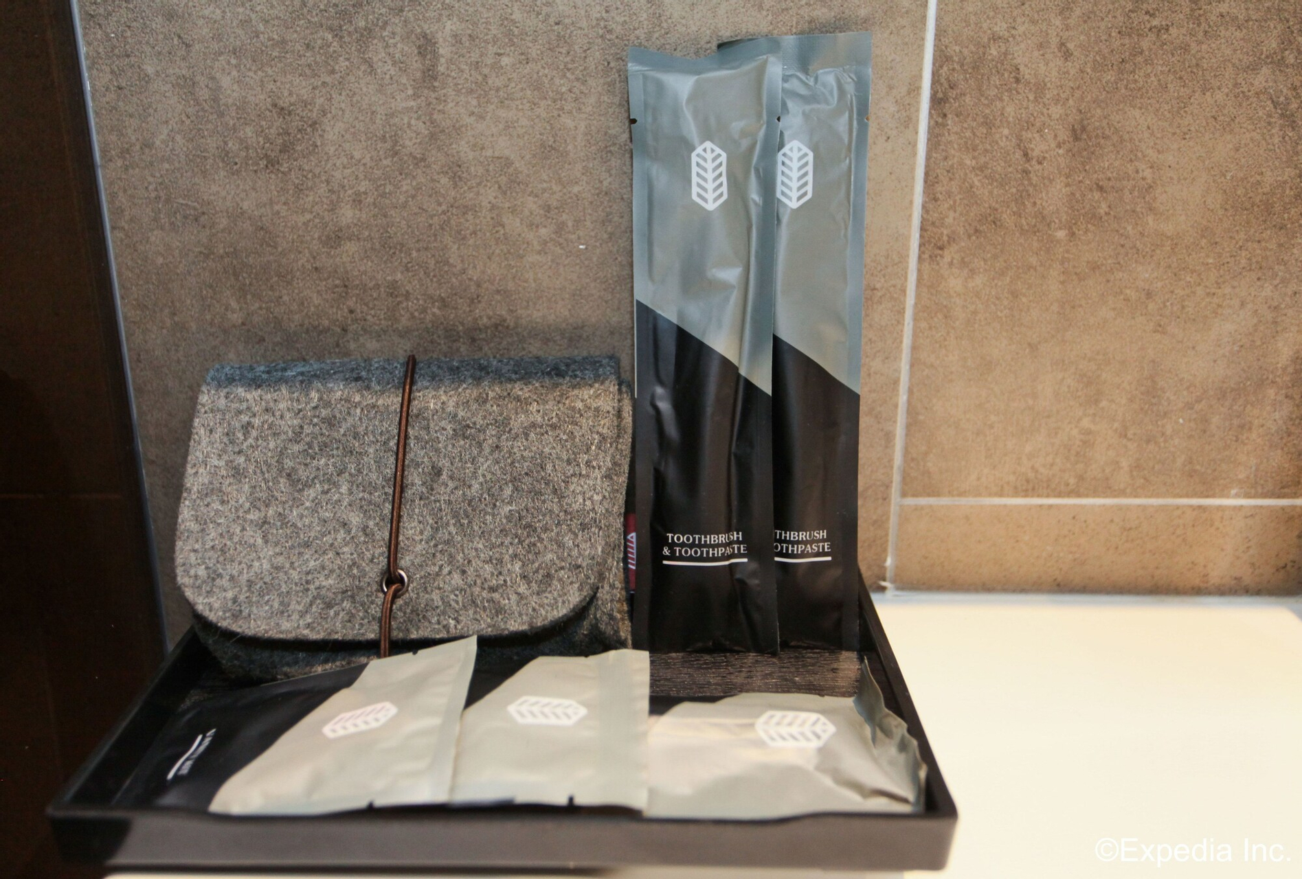 Bathroom Amenities 12