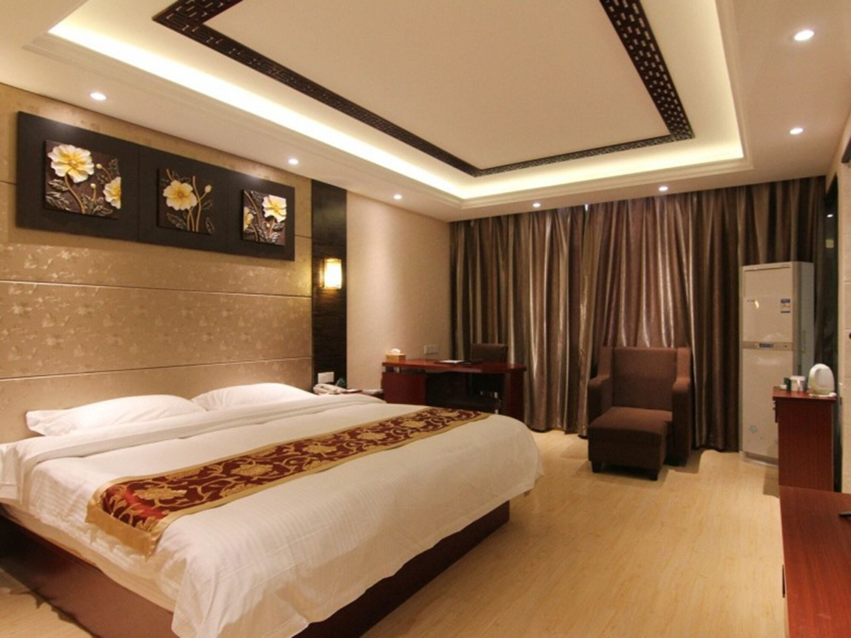 Bedroom, GreenTree Inn JiangSu ZHenjiang Jurong Yalong Hotel, Zhenjiang