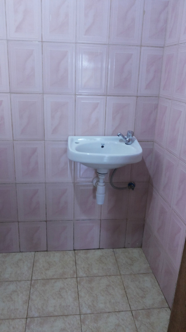 Bathroom sink 9