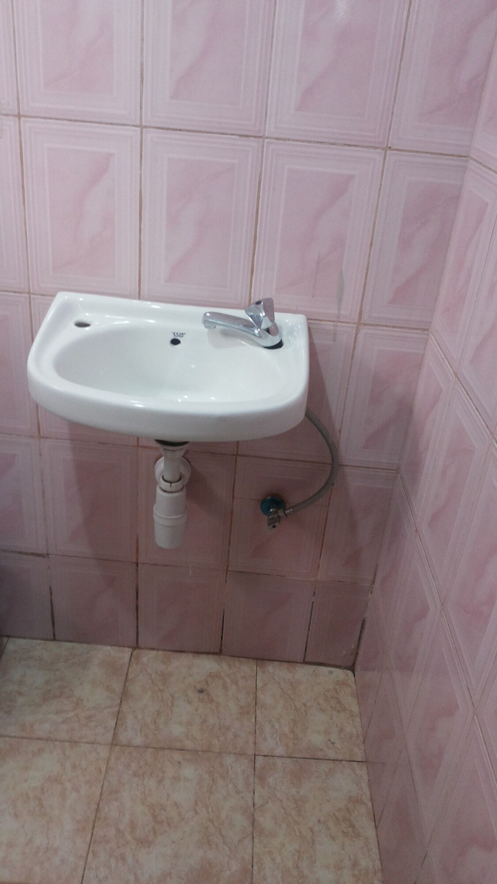 Bathroom sink 8