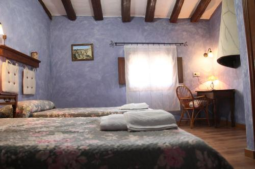 Bedroom 1, Agroturismo "La Bardena Blanca II", Navarra