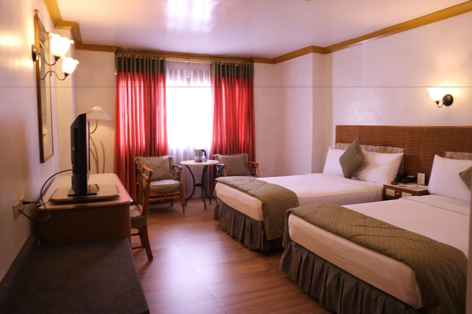 Bedroom 1, Golden Pine Hotel, Baguio City