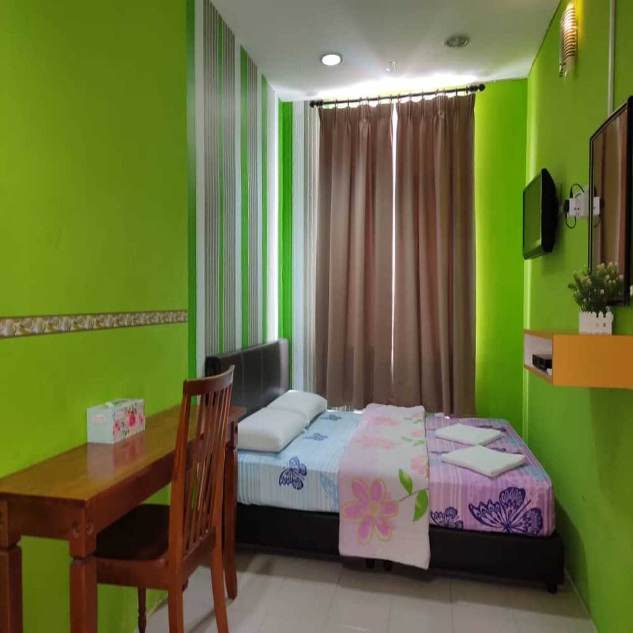 Bedroom 1, Hotel Sri Bahau, Jempol