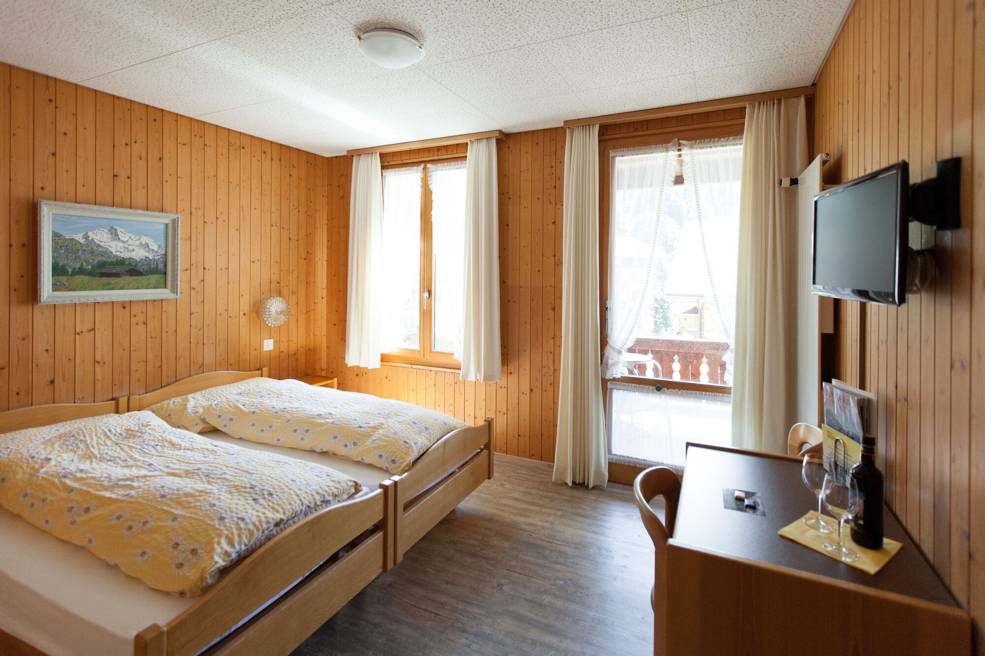 Bedroom 3, Hotel Edelweiss, Interlaken