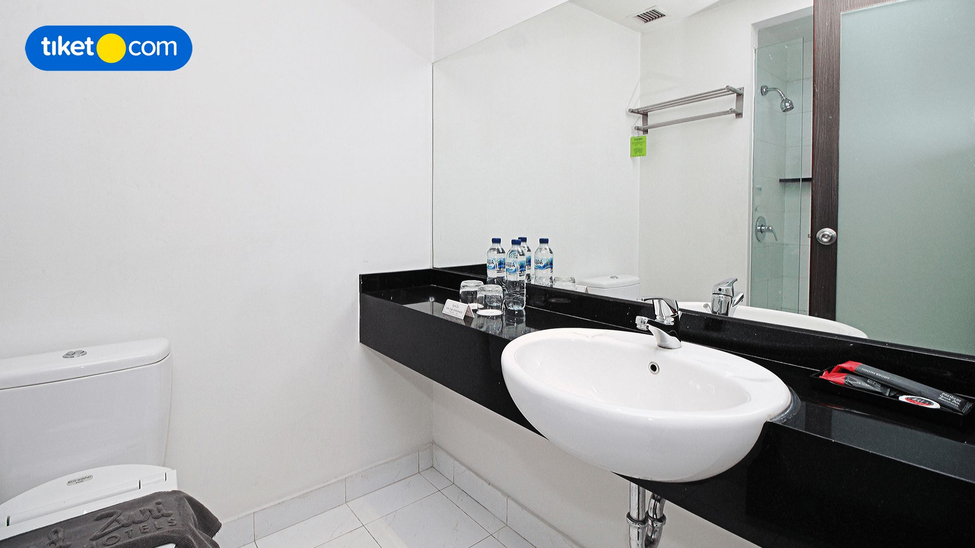 Bathroom 13