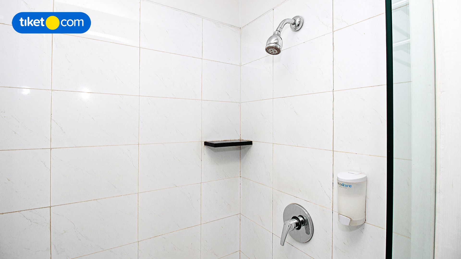 Bathroom 15