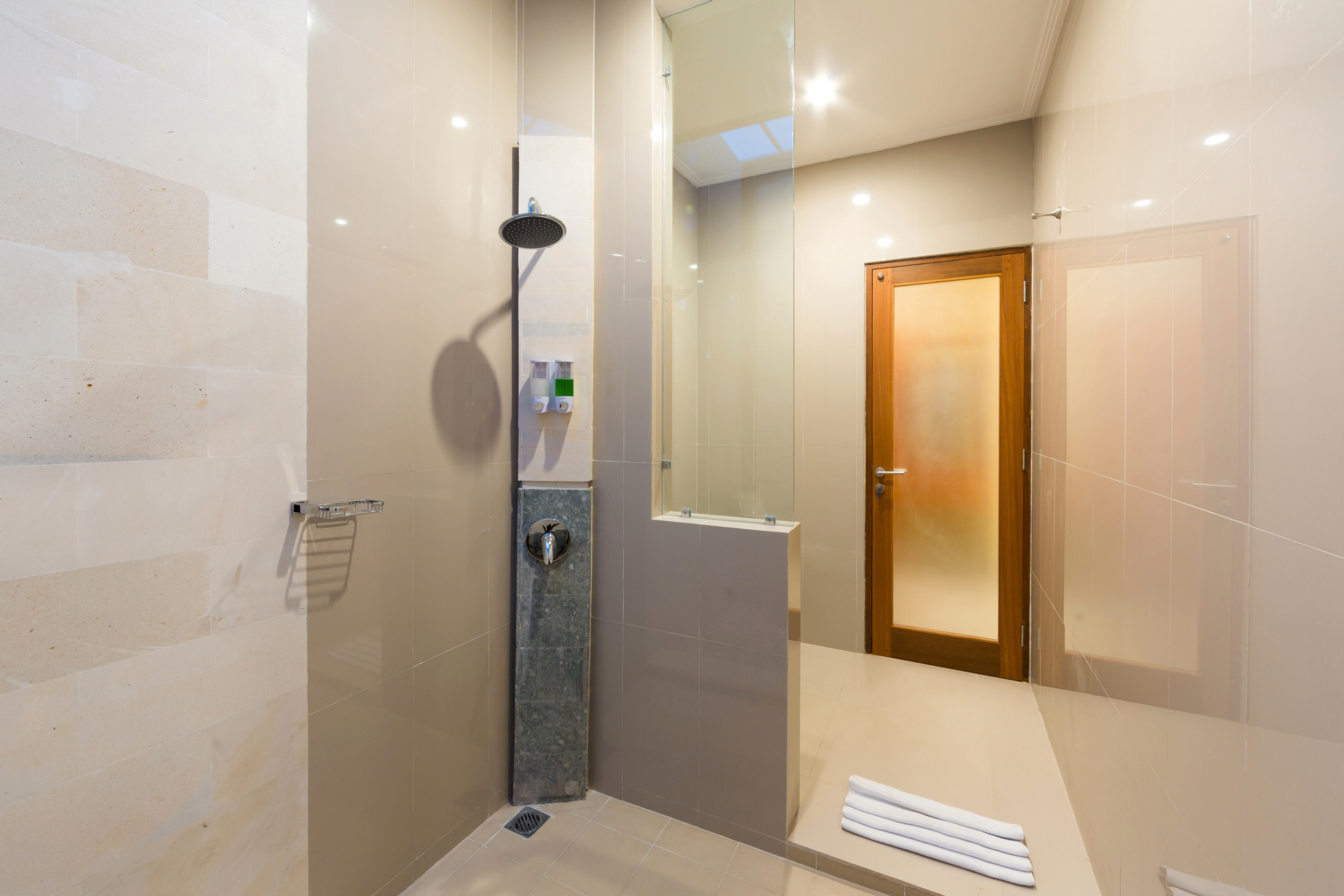 Bathroom 33