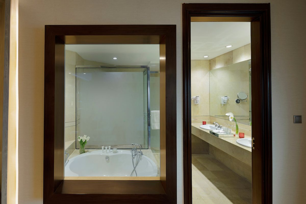 Bathroom 14