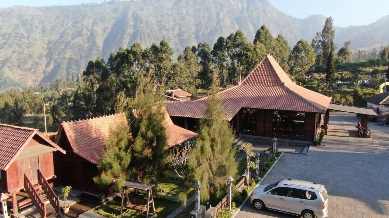Exterior & Views 1, Bawangan Bromo Hotel & Resto, Probolinggo