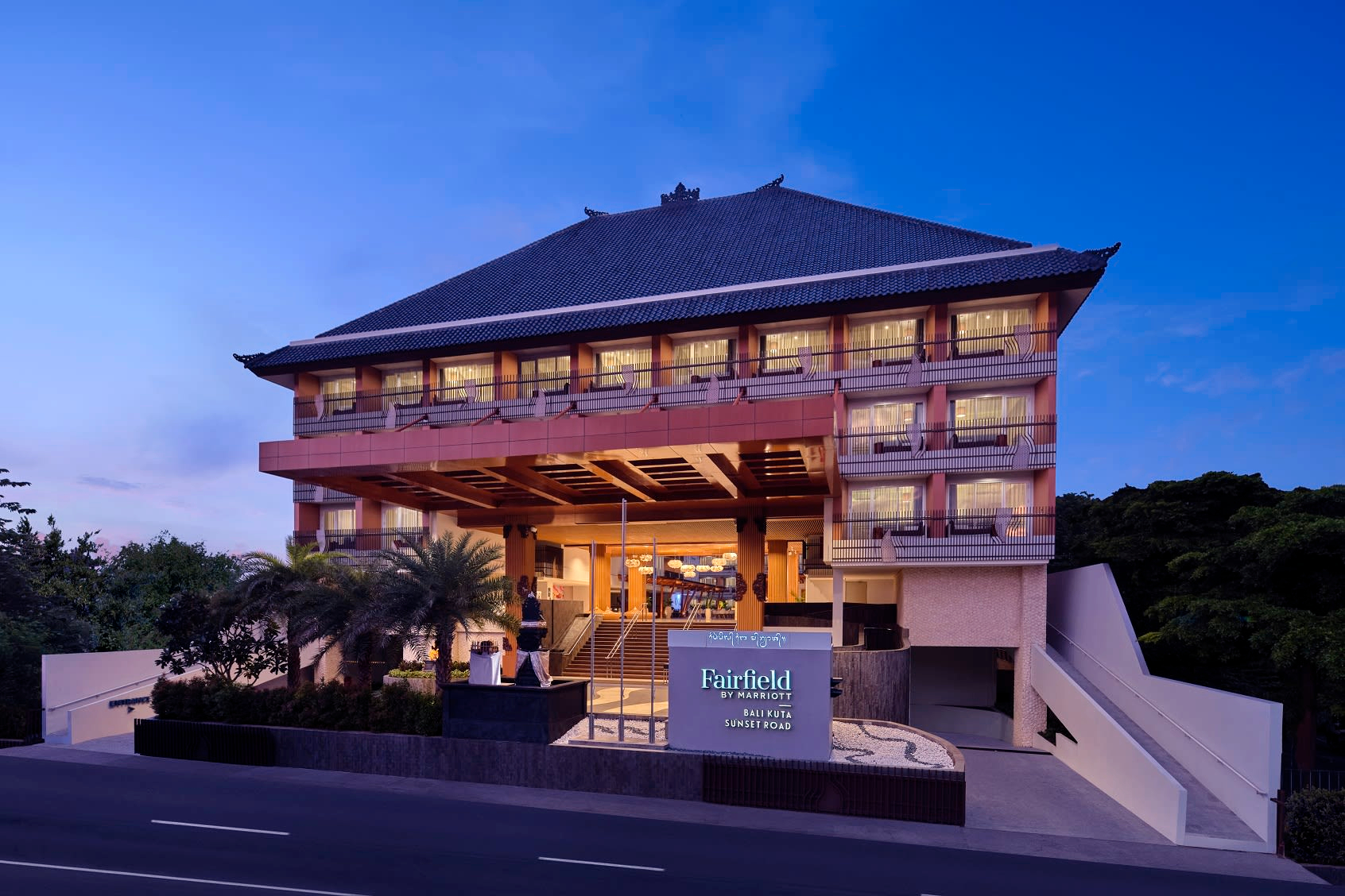 Exterior & Views