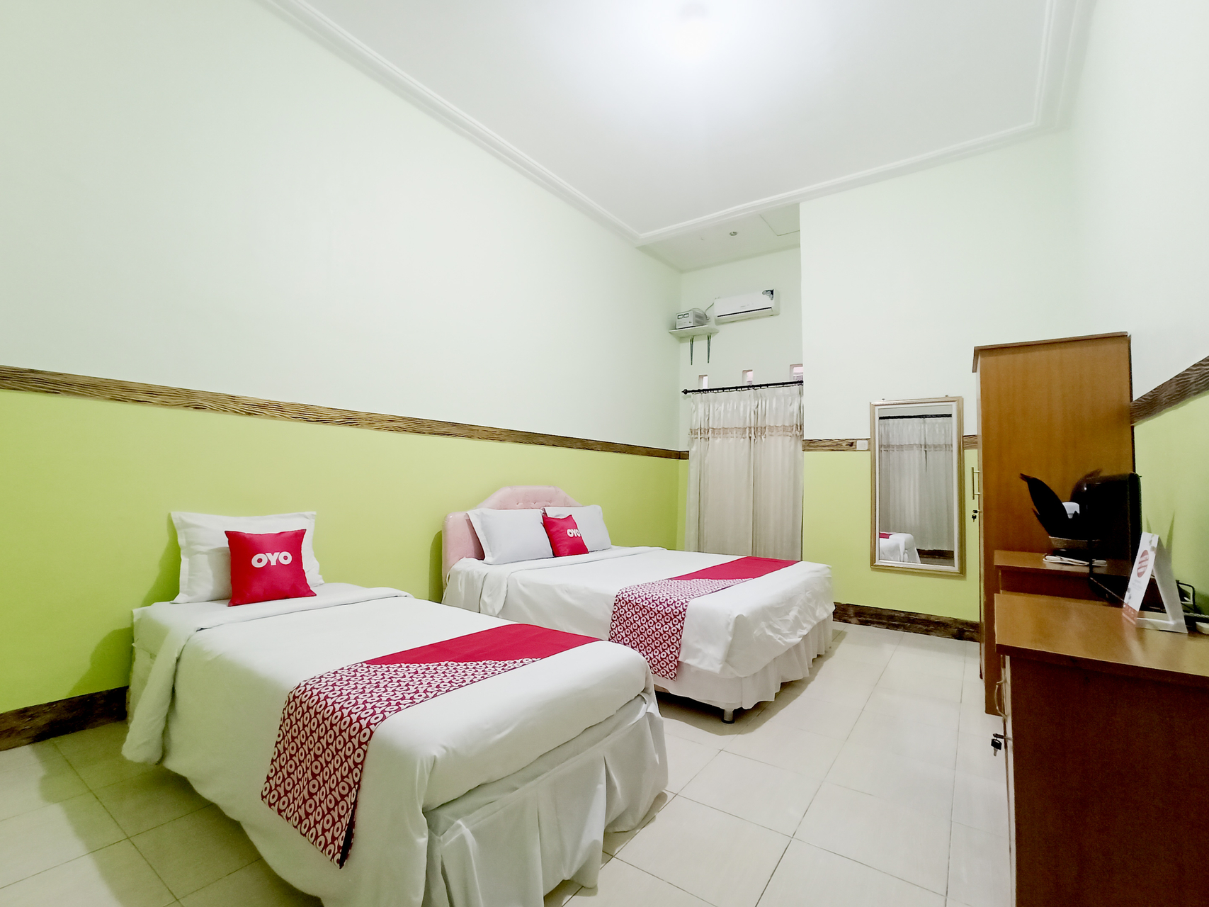Bedroom 3, OYO 563 Damar Mas  Resort Lereng Kelud, Kediri