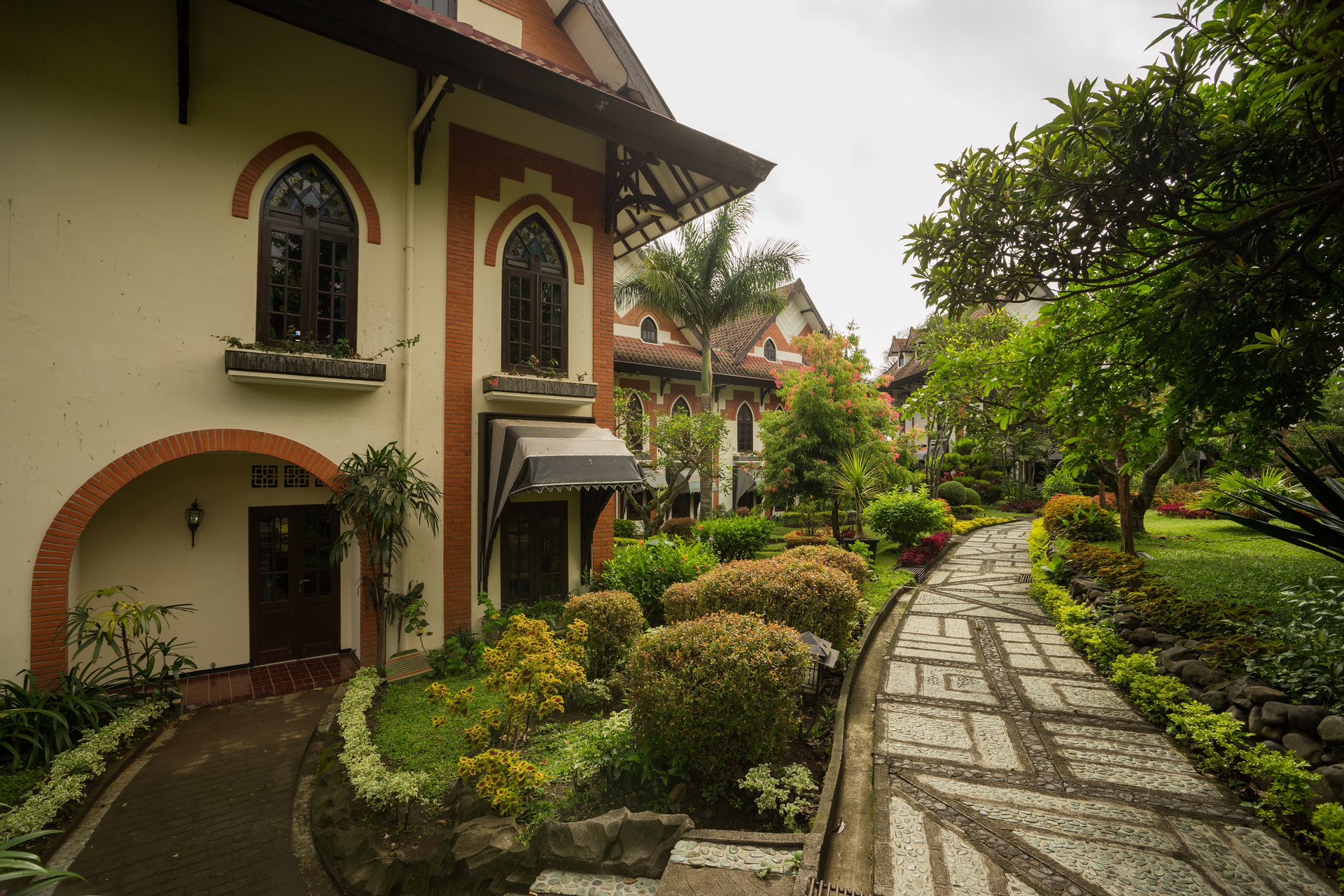 Exterior & Views 3, Royal Orchids Garden Hotel and Condominium, Malang