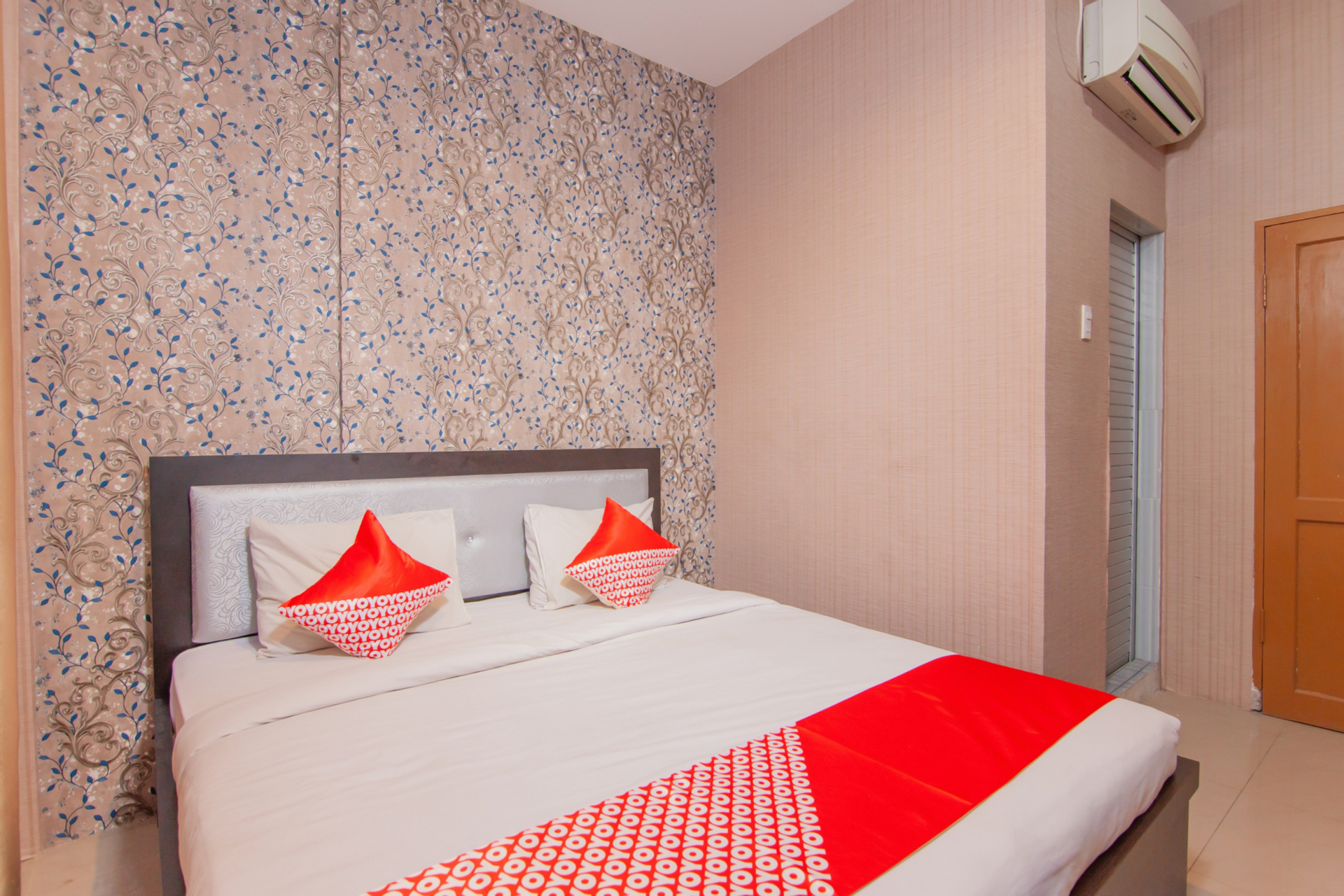 Room 8