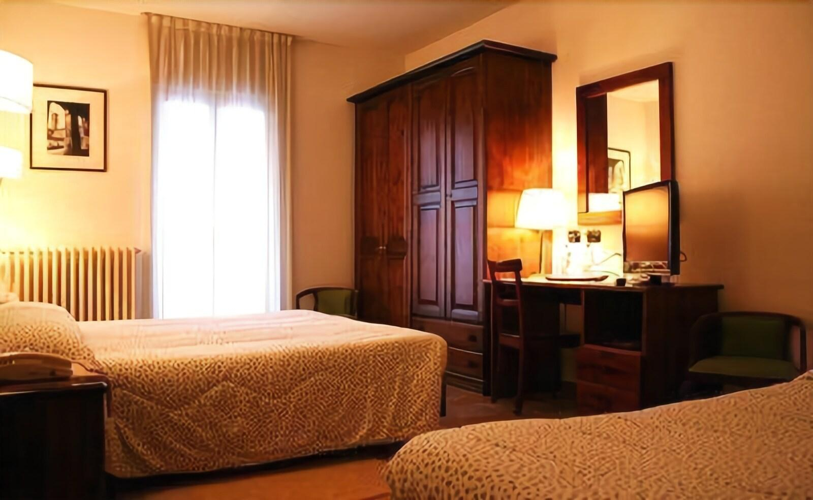 Bedroom 4, Hotel Aurora, Bergamo
