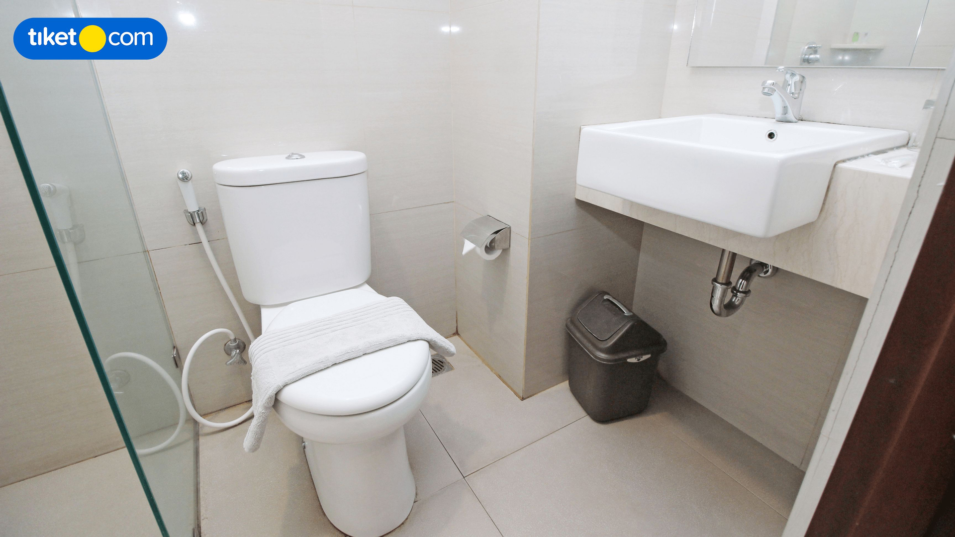 Bathroom 10